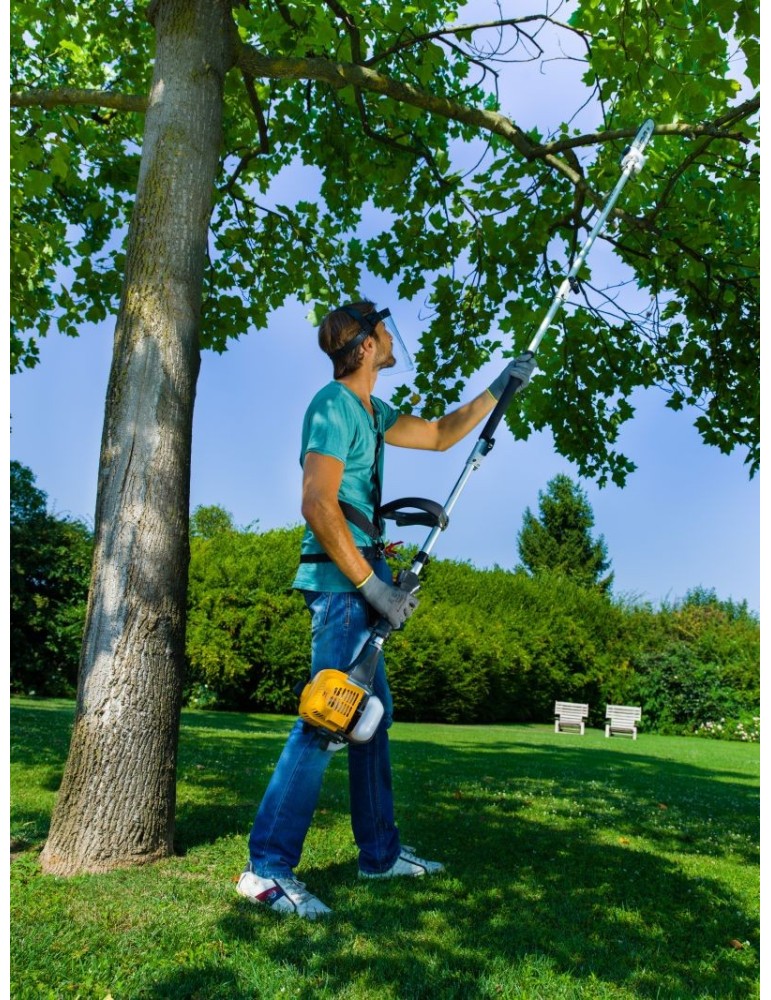 Stiga MT 330 : Cinq outils différents, tous alimentés par le même moteur 25,4 cc.