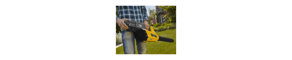 Pour que votre jardin soit toujours plus beau voici la sélection des meilleures ventes d'appareils à batterie tondeuses, coupe bordures, débroussailleuses...Un gage de qualité, de confort et de résultat.